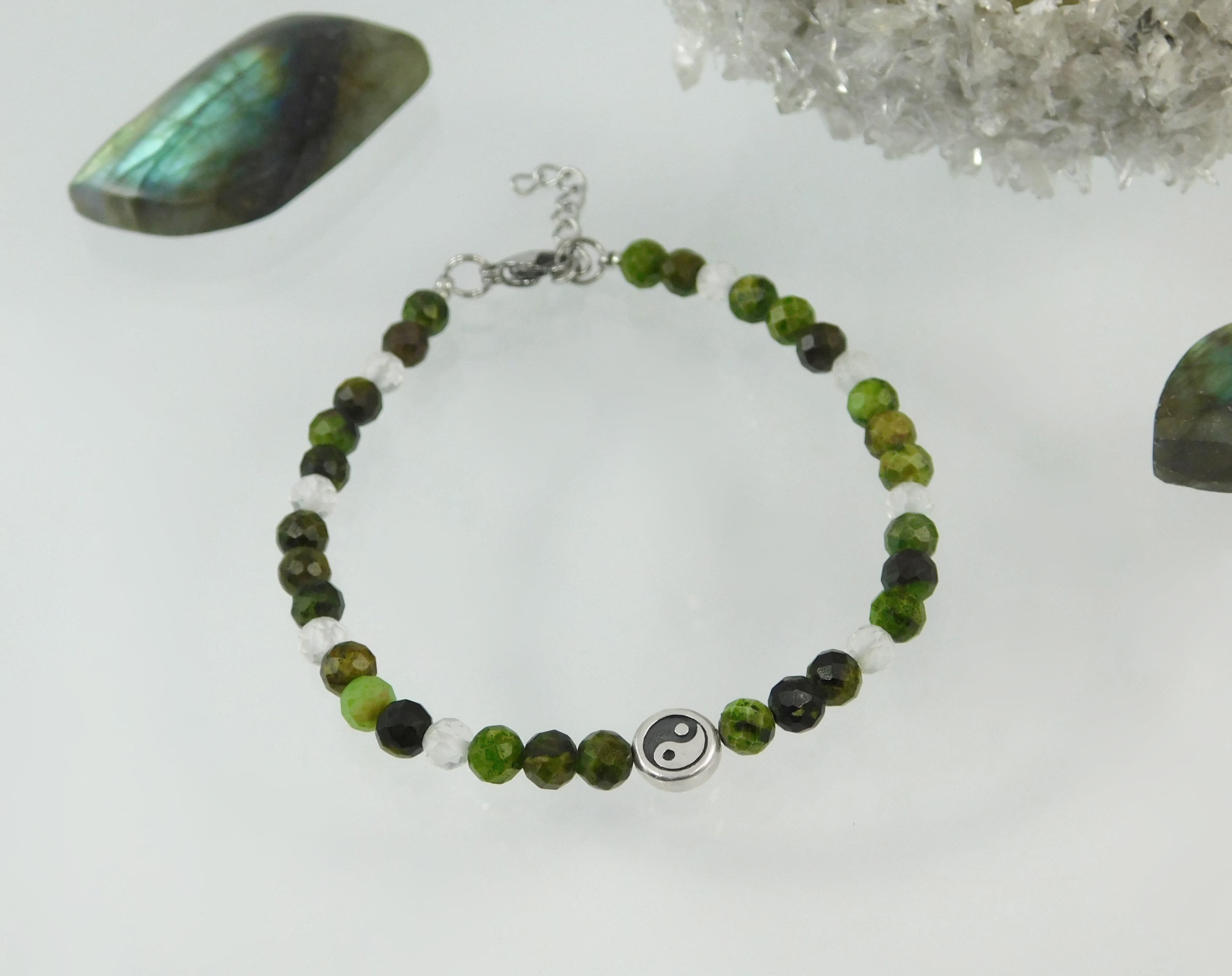 "НЕЗЛАМНИЙ" чакра Анахата